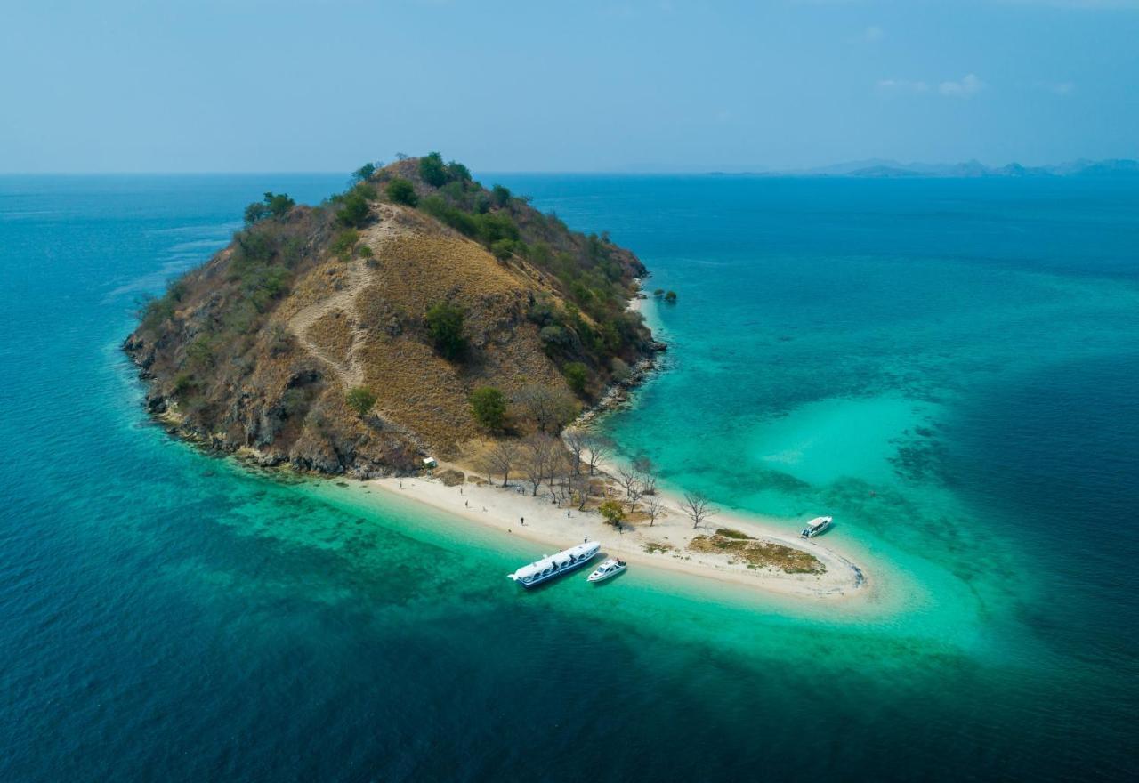 Hotel Ayana Komodo Waecicu Beach à Labuan Bajo Extérieur photo