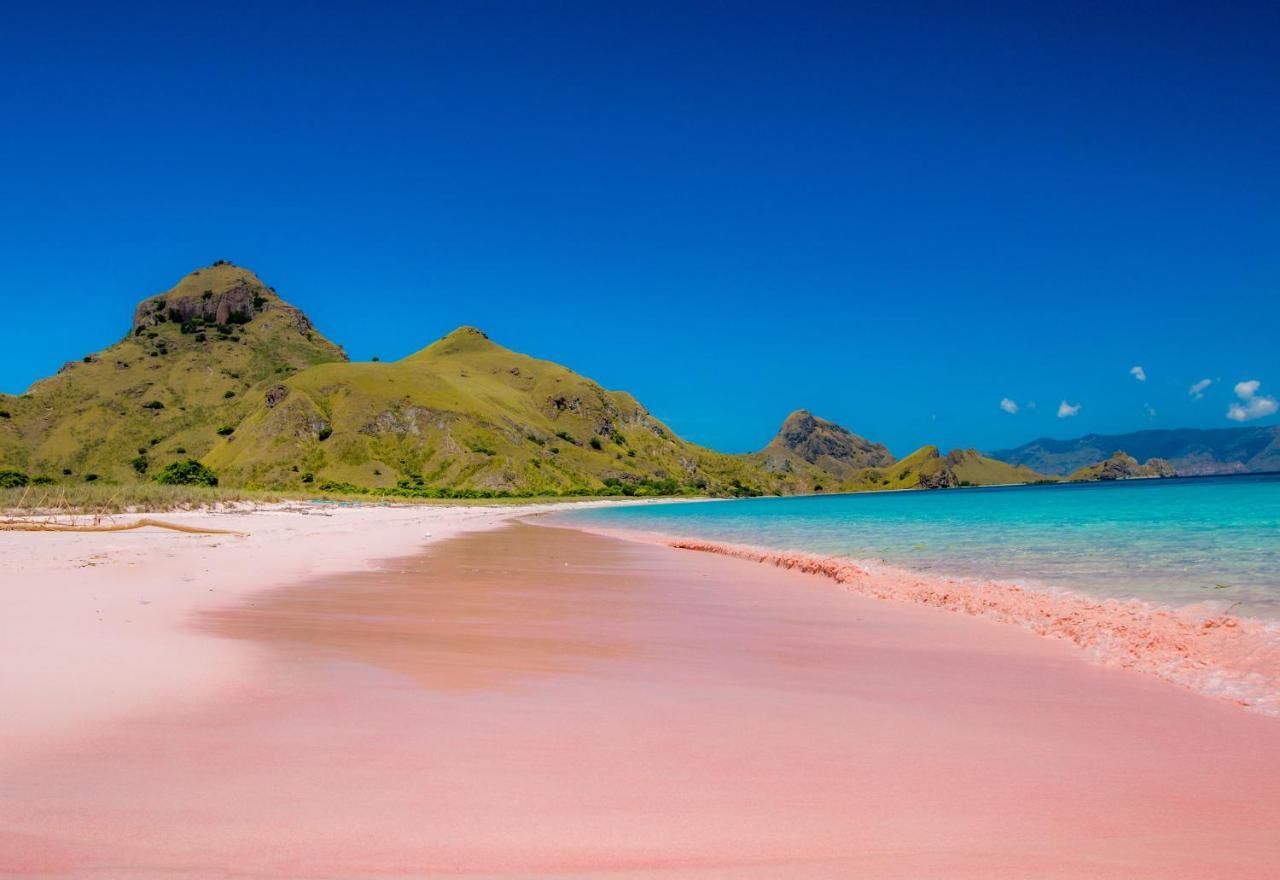 Hotel Ayana Komodo Waecicu Beach à Labuan Bajo Extérieur photo